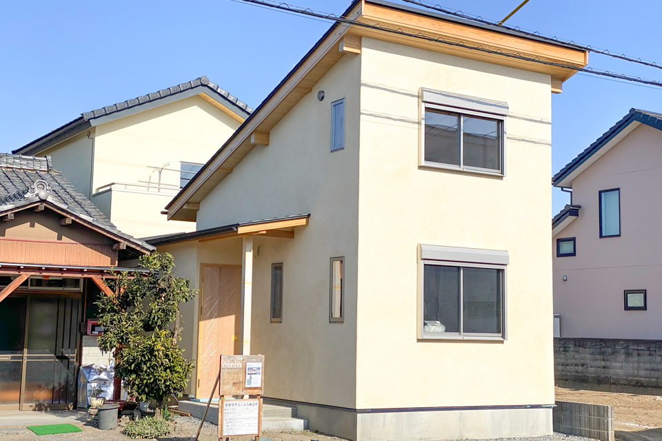 ウッドデッキでつながる家