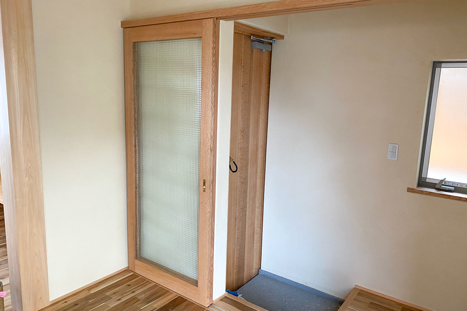 ウッドデッキでつながる家